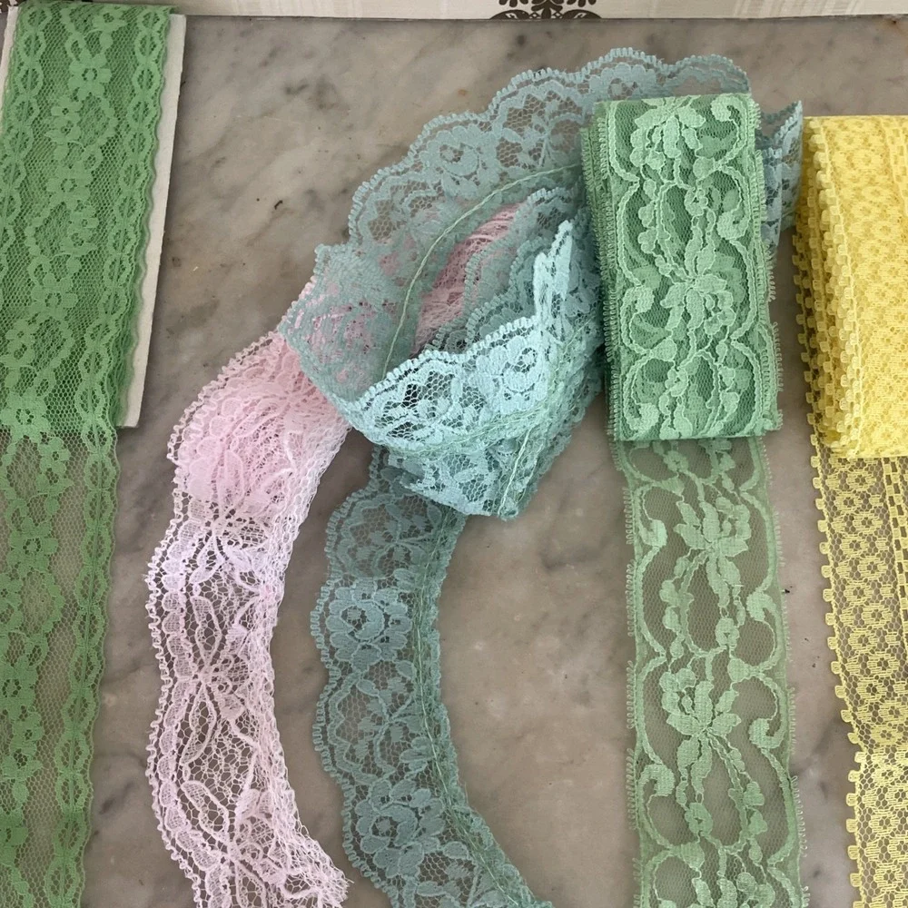 Wide Lace Lot Doll Clothes Craft Remnant Bright Colors Scalloped Edge Floral